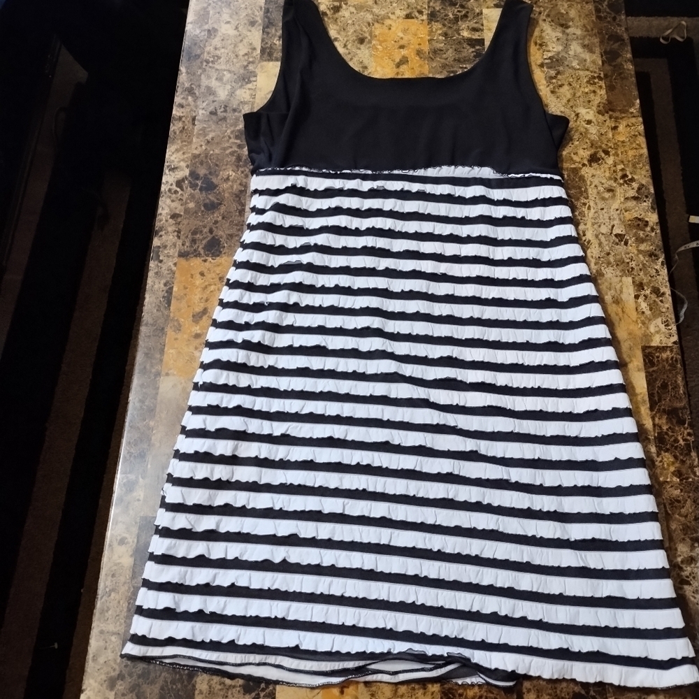 Venus striped ruffle dress - Picture 3 of 4